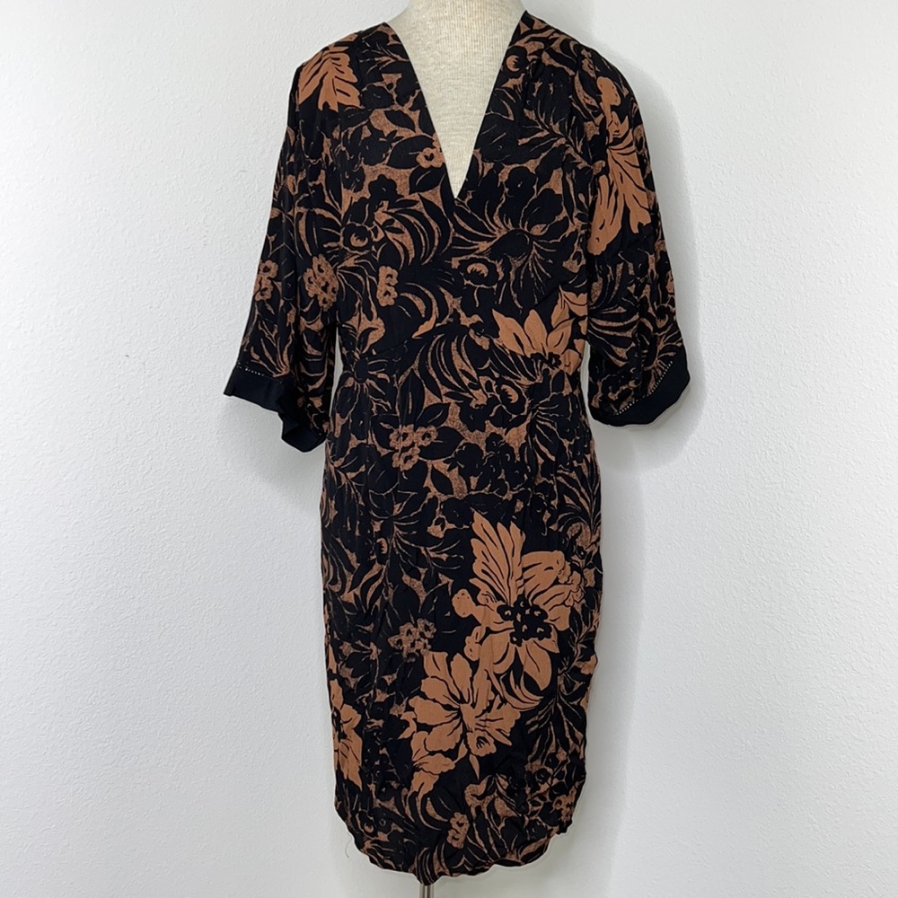 🔹 Maeve V-Neck Floral Dress